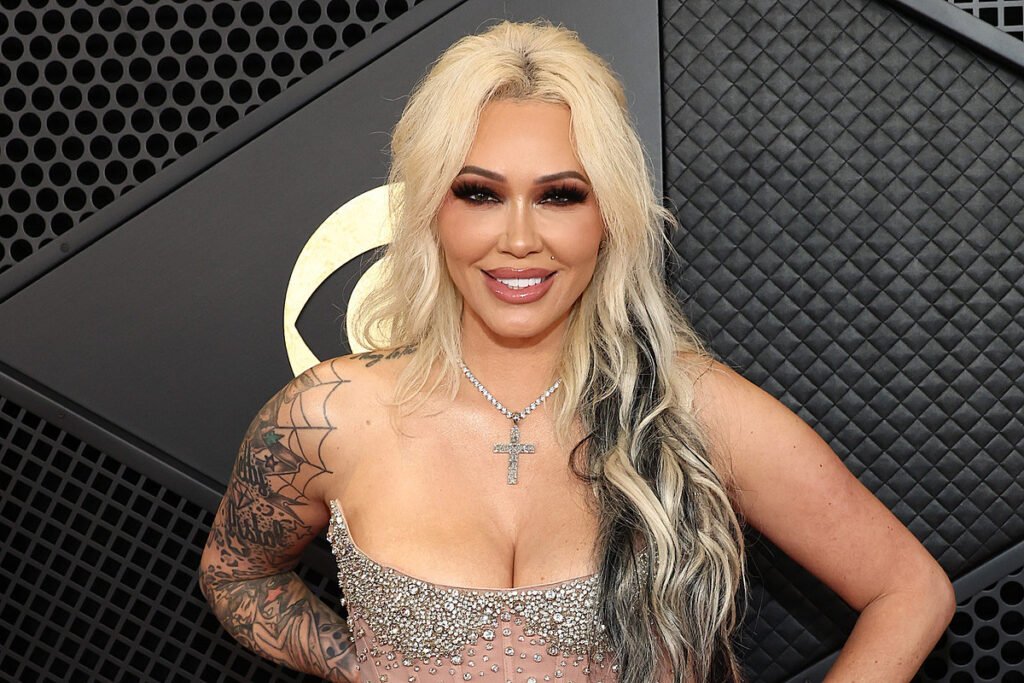 Bunnie XO Net Worth 2024: Age, Bio, Salary, Relations & Key Facts